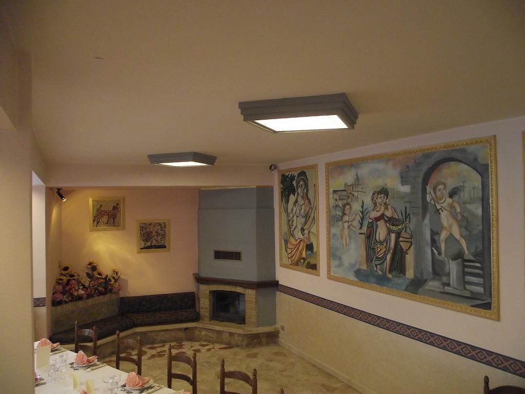 פיאצה ארמרינה Hotel Ristorante Mosaici מראה חיצוני תמונה